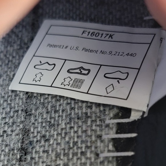 UGG Elodie Slippers Black Leather Sheepskin Lined Slip On Loafers Sz 8 1020235 - Picture 5 of 16